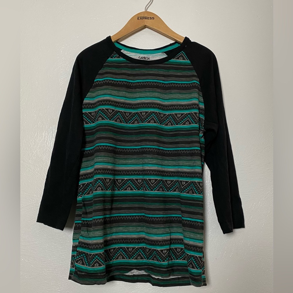 Unisex long sleeve shirt in excellent condition size medium